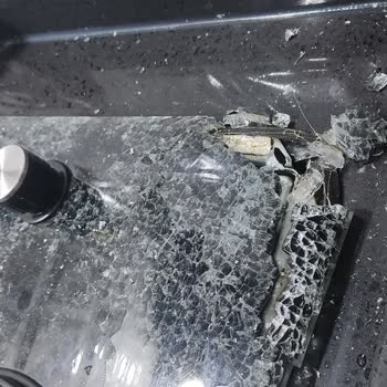 Oscar Ocağın Camı Patladı