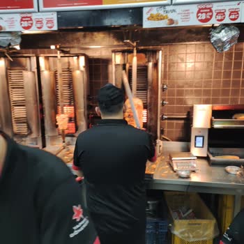Yaprak Dönercisi Yaprak Dönerci Kalite Yoksunluğu; Pişmemiş Çiğ Döner Verilmesi