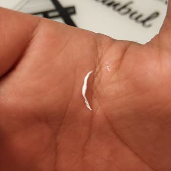 Dondo Dondurma Kesme Dondurmadan Beyaz Bir Plastik Parça Çıktı