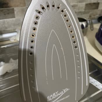 Tefal Ütü Kahverengi Su Akıtıyor