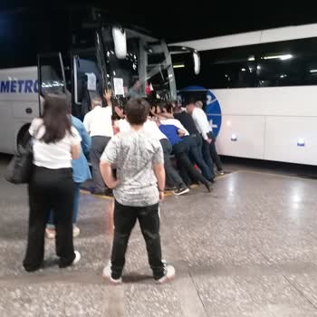 Metro Turizm Çalışanları İlgisiz Kaba Yalan Dolan Oyalıyorlar