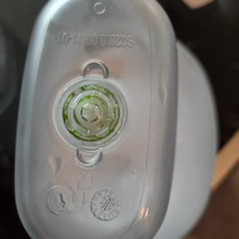 Brita Sürahi Filtresinin Alt Kısmı Yosun Tuttu