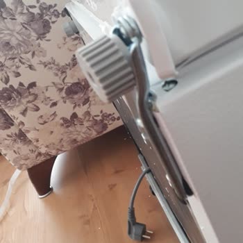 Dijitsu Marka Derin Dondurucuyla İlgili Memnuniyetsizlik