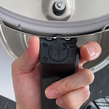 Ozdilekteyim.com Fissler Düdüklü Tencere Oksitlenme Sap Kırığı