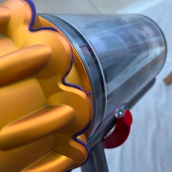 Dyson V15 Sağı Solu Kopan Süpürge