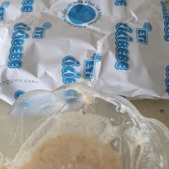 Eti Gıda Bebe Bisküvisinin İçinden Tuhaf Bir Şey Çıktı