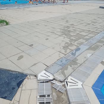 Moda Aqua Park Yüzme Havuzu Soma Hijyen Ve Müşteri İle Konuşma Tarzı Çok Kötüydü