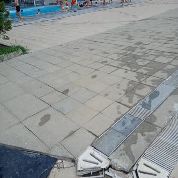 Moda Aqua Park Yüzme Havuzu Soma Hijyen Ve Müşteri İle Konuşma Tarzı Çok Kötüydü