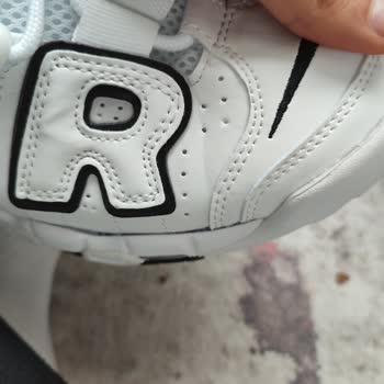 Custom Sneakers Ürünümün Defolu Olması
