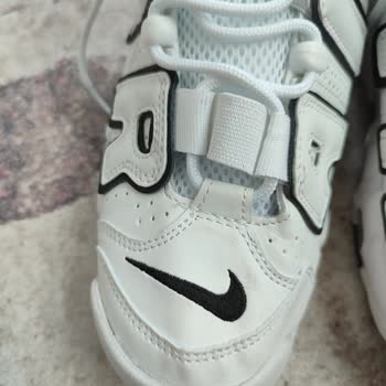 Custom Sneakers Ürünümün Defolu Olması