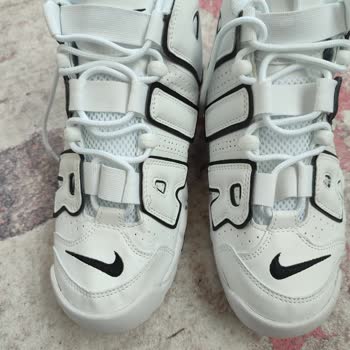 Custom Sneakers Ürünümün Defolu Olması