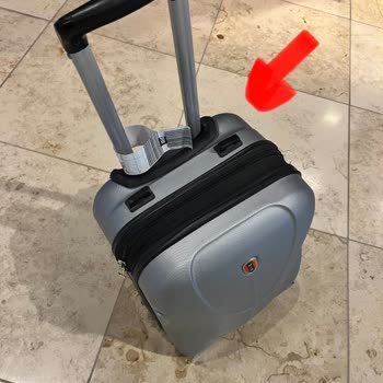 Corendon Airlines 1 Aydır Kırılan Valizimin Bedeli Oyalanarak Ödenmiyor.
