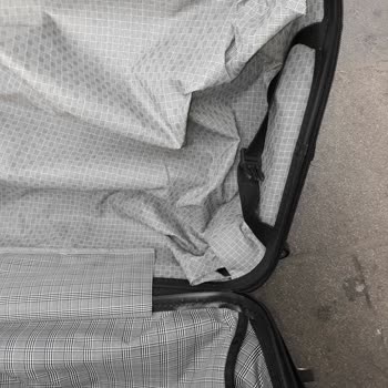 Yarar Avm Defolu Valiz Satıldı