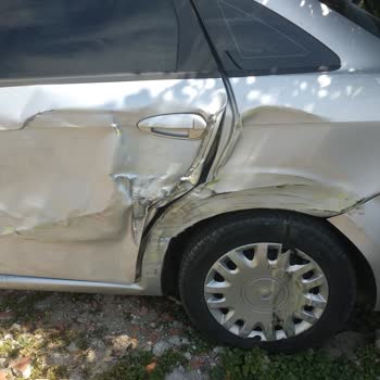 Park Halindeki Aracımıza Çarpıp Kaçan İETT Otobüsü