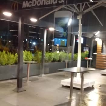 McDonald's Levent Şubesinde Tadı Bozuk Kola Ve Bahçenin Önceden Kapatılması