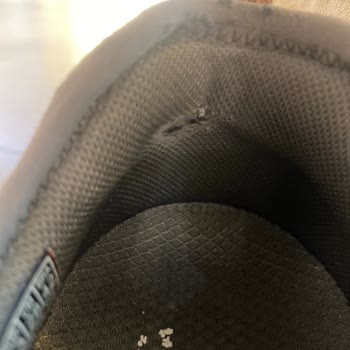 Skechers Ayakkabım Yeni Almama Rağmen Arka Tarafta Deforme Olması