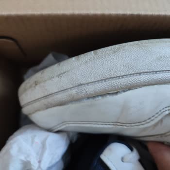 adidas Altı Ayda Patlayan Pert Olan Ayakkabı