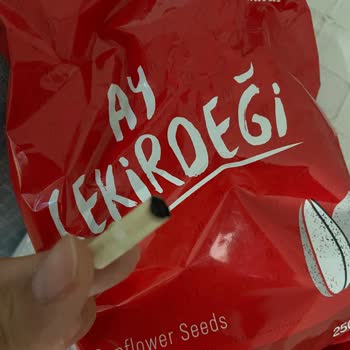 Carrefour SA Paketlenmiş Gıda İçinde İzmarit