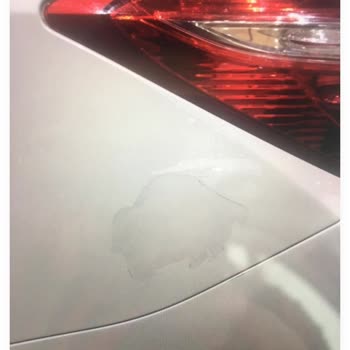 Toyota Yetkili Serviste Boyanan Kapı Ve Çamurluk Verniğinin Atması.