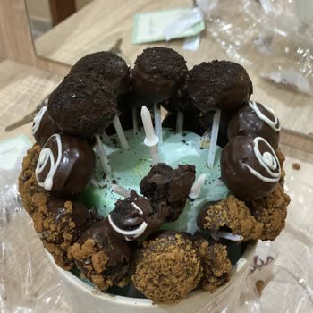 ÇiçekSepeti Yenilebilir Çiçek Ayakkabı Dolabına Bırakılmış