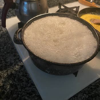 Yudum Ayçiçek Yağı Köpürüyor