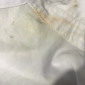 Celenes By Sweden Marka Güneş Kremi Kıyafette Leke Bırakıyor