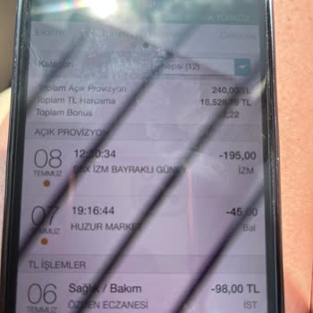 Starbucks Coffee Bardaktaki Böcek Sorunu