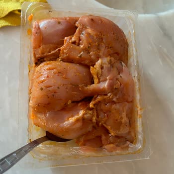 Köfteci Yusuf Acık Paket Şeklinde Gönderilen Tavuk