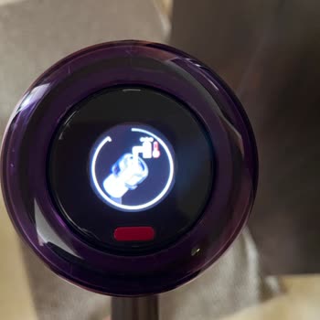 Dyson V12 Filtre Temizleme Uyarısı