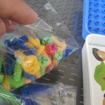 Oyuncak Merkezi Kutusu Açılmış Kullanılmış Bozuk Oyuncak Gönderildi