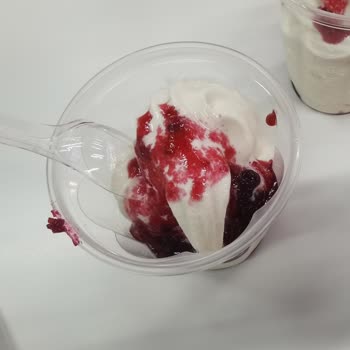 Burger King King Sundae Yarısı Boş Olarak Verildi!