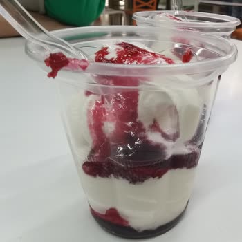 Burger King King Sundae Yarısı Boş Olarak Verildi!