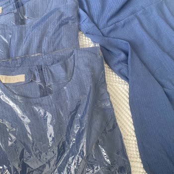 Luxry.moda (Instagram) Luxry. Moda Alakasız Elbiseler Yolladı Mesajlara Dönüş Yapılmıyor