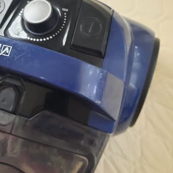 Altus Süpürge Serviste Hasar Gördü