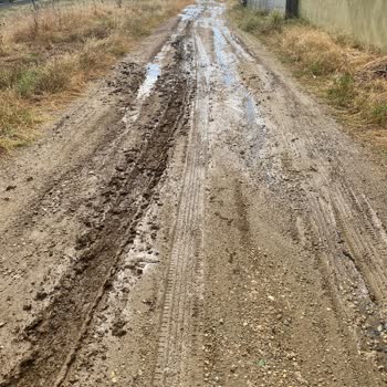 Marmaraereğlisi Belediyesi Dereağzı Mahallesinin Yolları Taş Toprak!