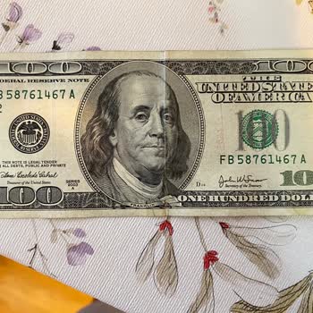 Akbank Mühürlü 100 Dolarlar?