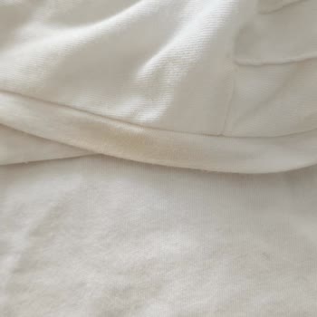 Mavi Beyaz Tshirt Yıkandı Rengi Attı