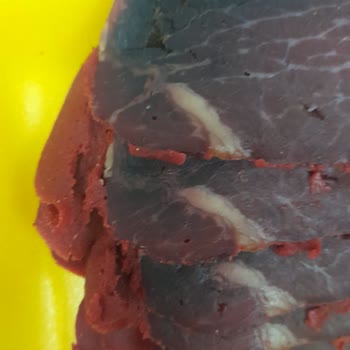 Carrefour SA Çürük Pastırma Satıyor