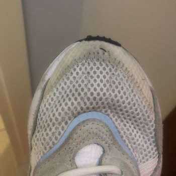 Adidas Ürününün Arkasında Durmuyor