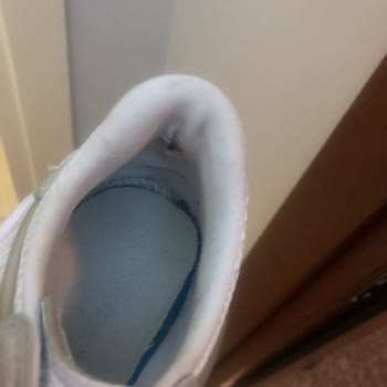 Adidas Ürününün Arkasında Durmuyor