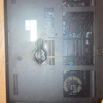 Monster Notebook Bilgisayar Durduk Yere Alev Aldı