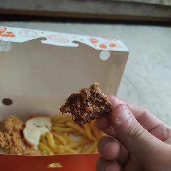 Popeyes Sağlıksız Ve Boş Burger