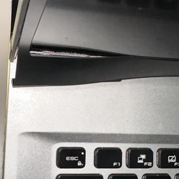Monster Notebook Tulpar T7 V25.1 Monitör Şişmesi (1 Yılı Dolmadan)