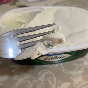 A101 Milkten Labnenin İçinden Plastik Çıktı!