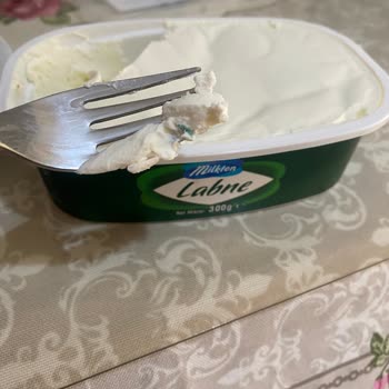 A101 Milkten Labnenin İçinden Plastik Çıktı!