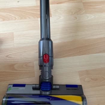 Dyson V15 Boru Çizilmesi