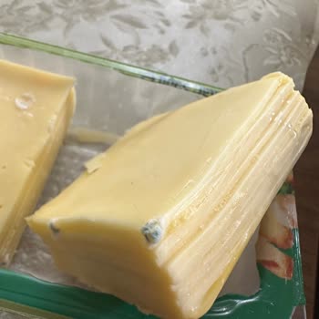 Şok Marketler Küflü Kaşar Peyniri
