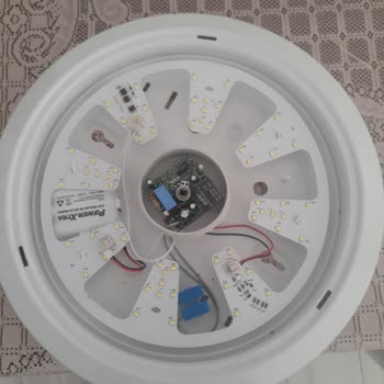 Dostkar Yapı Market Mz Marka Sensörlü Şarjlı LED Tavan Armatürü 3 Kez Arıza Yaptı