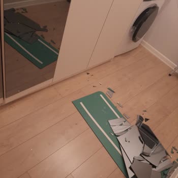 Kelebek Mobilya Ayna Kırıldı Kelebek