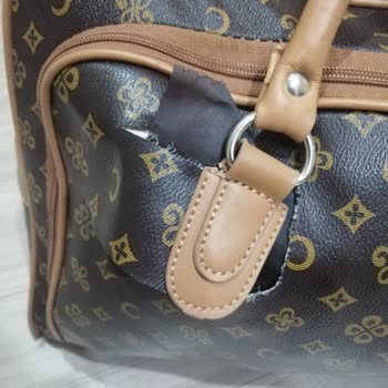 THY Hasarlı Bagaj Yırtık Ve Demiri Çıkmış Halde Elime Ulaştı